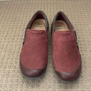 NWOT Earth Origins Slip On Shoes, 9M